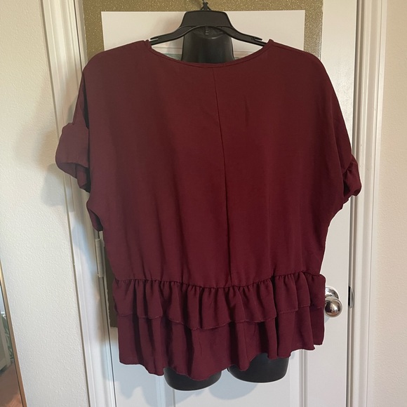 BooHoo blouse with ruffle sleeve button back - Picture 3 of 3